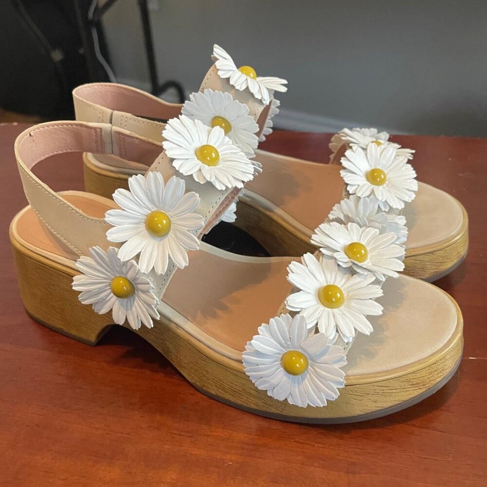 Lucky Brand Women's Juleii Daisy Wooden Sandals-Size 7